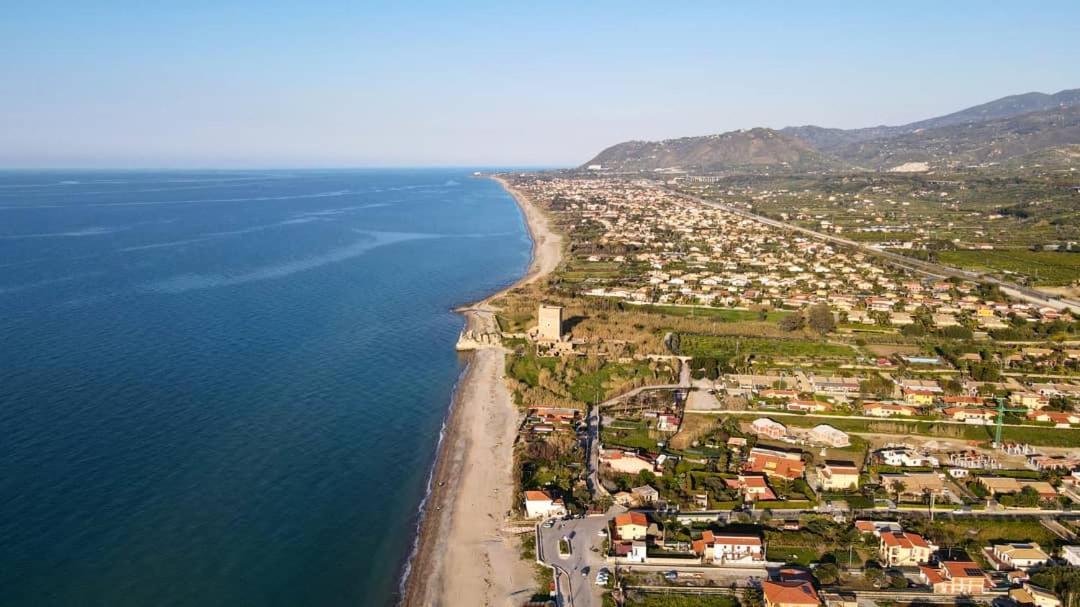 L'Angolo Di Rosa Campofelice Di Roccella Exterior foto