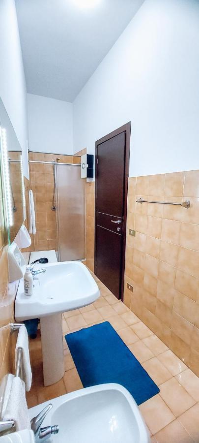 L'Angolo Di Rosa Campofelice Di Roccella Exterior foto