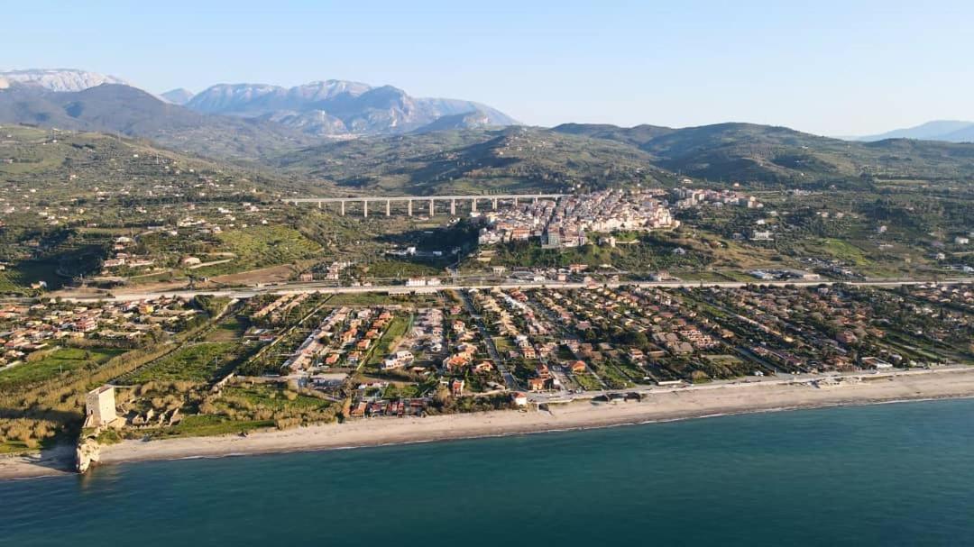 L'Angolo Di Rosa Campofelice Di Roccella Exterior foto